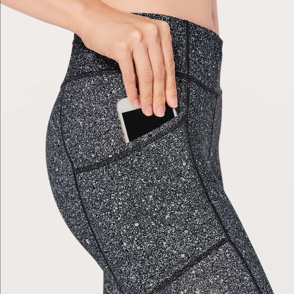 Lululemon Tight stuff tight ii, size 4, Luminescence splatter white black - Picture 3 of 10